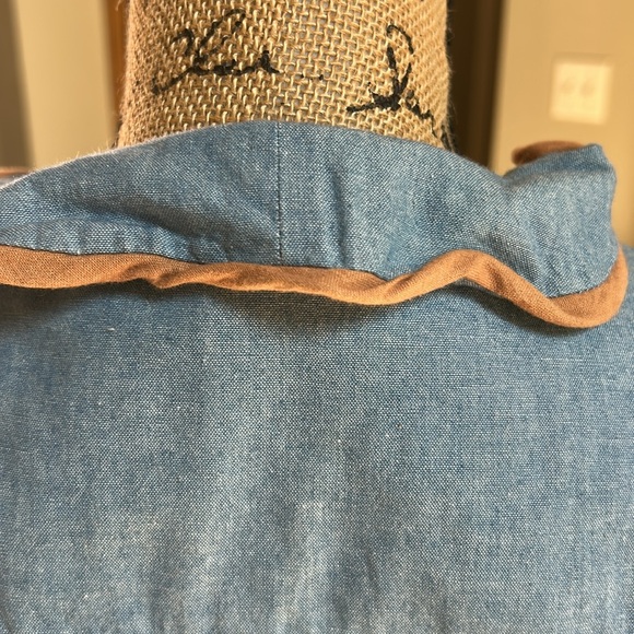 Sundance Denim Ruffle Shirt(wire insert to hold Ruffle in place. Size 4. - Picture 5 of 7